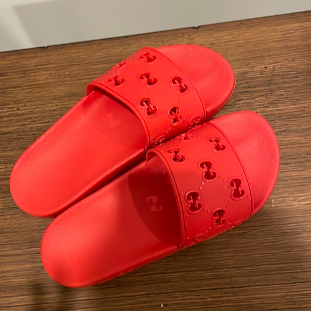 Red Gucci slides